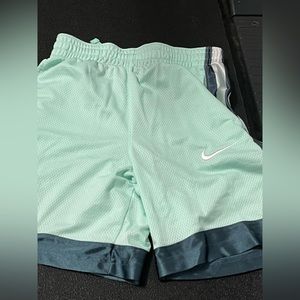 Nike fit shorts boys medium barely worn no ware  athletic shorts.